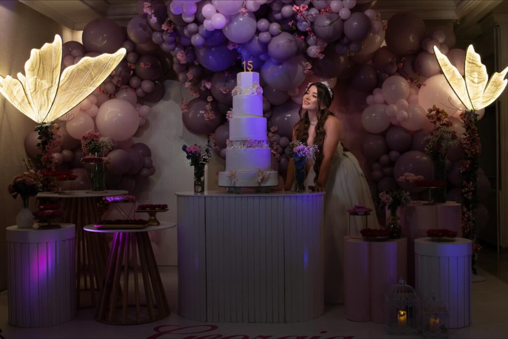 Instagram post from espacofinafestas. This post is in position 4.