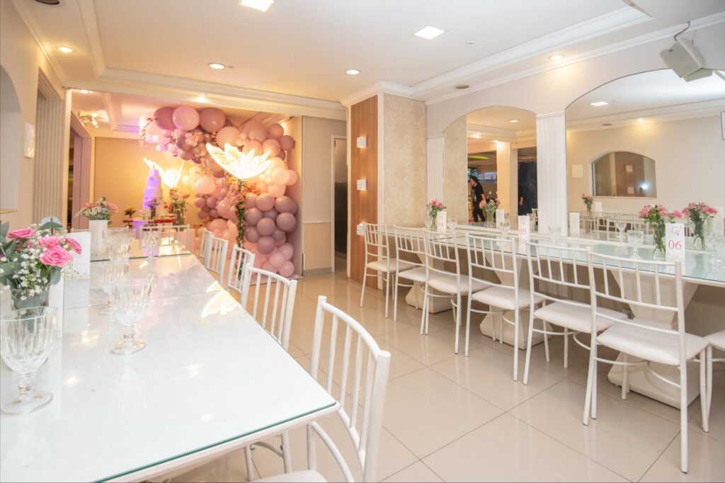 Instagram post from espacofinafestas. This post is in position 10.