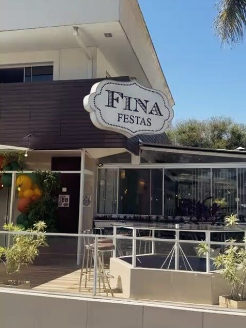 Instagram post from espacofinafestas. This post is in position 7.