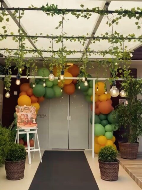 Instagram post from espacofinafestas. This post is in position 8.